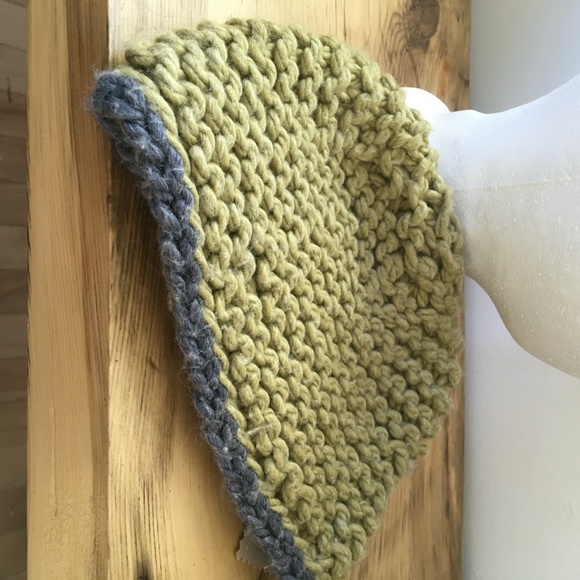 Toddler soft hand knit hat - Picture 2 of 4